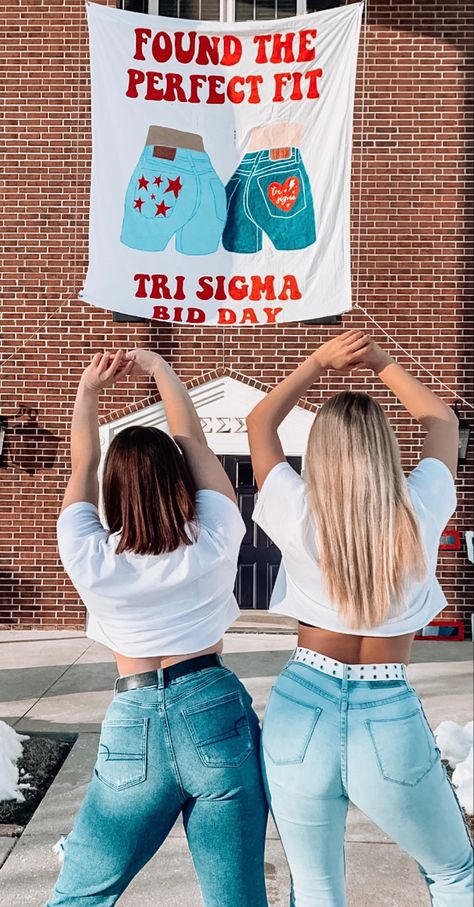 Cute Jeans Big Little Reveal, Jeans Bid Day Theme, Jeans Sorority Theme, Jean Big Little Reveal, Tri Sigma Bid Day, Denim Bid Day Theme, Bud Day Themes Sorority, Spirit Week Sorority, Adpi Bid Day