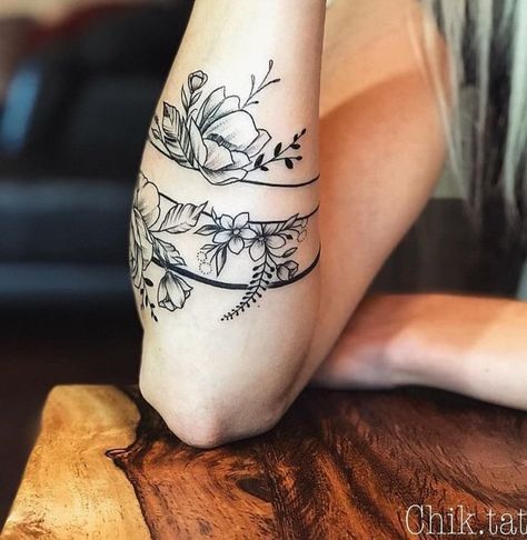 Tattoo Band, Forearm Flower Tattoo, Tattoo Diy, Muster Tattoos, Inspiration Tattoos, Cat Tattoos, Arm Band Tattoo, Tiny Tattoo, Diy Tattoo