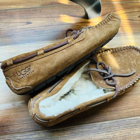 Uggs Moccasins, Moccasins Shoes, Moccasins Slippers, Outdoor Wear, Womens Uggs, Ugg Shoes, Moccasins, Slippers, Size 6