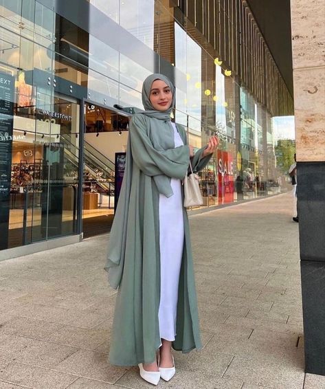 Abaya Outfit, Moslem Fashion, Hijab Abaya, Hijabi Fits, Mode Hijabi, Stile Hijab, Blouse Casual Fashion, Eid Outfits, Modest Fashion Hijab