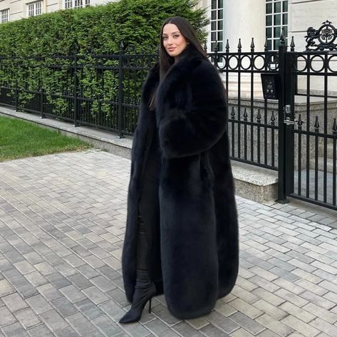 Women Black Whole Skin Real Fox Fur Coat Natural Vulpe Fur Shawl Collar Overcoat | eBay Black Fur Coat Outfit, Soviet Fashion, Fur Trench Coat, Cheap Prom Dresses Online, Fur Coat Outfit, White Faux Fur Coat, Sable Coat, Black Fur Coat, Fur Lined Coat