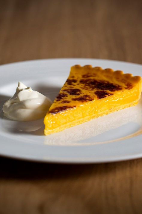 Theo Randall's easy lemon tart recipe is made with Amalfi lemons,  a large Italian lemon with a sweet taste and intense aroma. Lemon Custard Tart, Lemon Meringue Tart, Lemon Tart Recipe, Dinner Party Desserts, Lemon Custard, Great British Chefs, Custard Tart, Tart Dessert, Lemon Tart