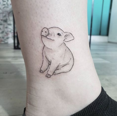 Pig Tatoos Cute, Pig Flash Tattoo, Pig Line Tattoo, Pig Tattoo Cute, Cute Pig Tattoo Ideas, Small Animal Tattoos For Men, Pig Outline Tattoo, Little Pig Tattoo, Pigs Tattoo