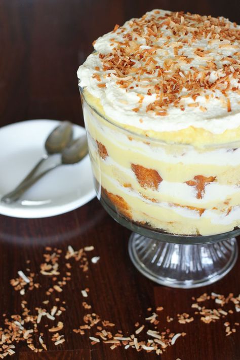 This Easy Coconut Cream Trifle is so much easier than pie, and at LEAST as delicious. You can make all the parts ahead of time and assemble it at the last minute! Coconut Cream Trifle, Warm Gingerbread Cake, Trifle Bowl Recipes, Cheap Desserts, Trifle Dessert Recipes, Hp Sauce, Coconut Pudding, Trifle Bowl, Coconut Desserts