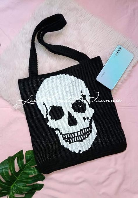 Crochet Product By LoveKnotsByIvannie 🌼 Skull Pattern Crochet, Biker Crochet, Crochet Skull Bag, Crochet Skull Pattern, Skull Crochet, Crochet Skull Patterns, Crochet Star Patterns, Skull Tote Bag, Crochet Bat