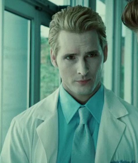 Twilight | Carlisle Cullen Twilight Carlisle, Dr Cullen, Carlisle Cullen, Twilight Memes, Twilight Cast, Peter Facinelli, Twilight Photos, Twilight Movie, Edward Cullen