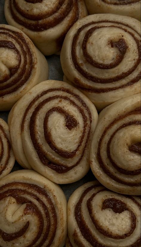 Cinnamon buns, cinnamon rolls, baking, cooking, Food, yummy Fitness Plan, Cinnamon Buns, Cinnamon Rolls, Buns, Cinnamon, Vision Board, Rolls, Baking, Drinks