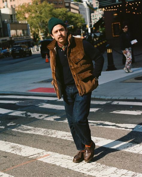 Franco from 327 Canal wears the Drake’s down vest in brown British corduroy for a stroll around New York. Insulated with cozy Italian… | Instagram Men’s Vest, Men’s Winter Coat, Men Vest Outfits, Cottagecore Fashion Male, Paraboot Michael, Puffer Vest Outfit, Men Streetstyle, Outfits New York, Office Man