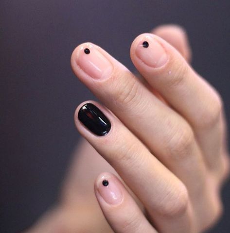 🖤 Dots Nail Design, Dot Nail Designs, Minimal Nails Art, Mens Nails, Solid Color Nails, Stiletto Nail Art, Minimalist Nail Art, Minimal Nails, Gettin Hitched