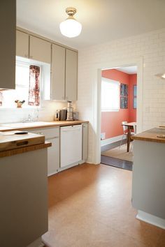 All About: Cork Flooring — Kitchen Flooring Spotlight Cork Flooring Kitchen, Butcherblock Countertops, Diy Kitchen Flooring, Kitchen Spotlights, Light Gray Cabinets, Diy Kitchen Renovation, Basic Kitchen, Linoleum Flooring, Cork Flooring