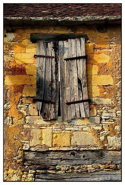 Old Window Shutters, Beautiful Windows, Rustic Doors, Old Windows, Window Shutters, Old Door, Old Doors, Old Barns, Unique Doors