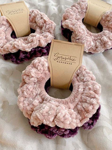 Quick Crochet Projects To Sell Free Pattern, Scrunchies Ideas, Crochet Scrunchies, Crochet Bow, Crochet Hair Clips, Scrunchies Diy, 2024 Ideas, Pola Amigurumi, Pola Kartu