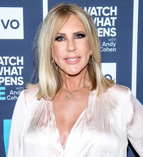 Vicki-Gunvalson-on-RHOC Shannon Beador, Vicki Gunvalson, Iowa Travel, Photo Bank, Fort Myers Beach, Chicago Restaurants, Real Housewives, On Set, Orange County