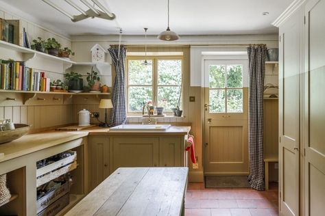 A Cozy Restored Country House in England 11 Yellow And White Kitchen, House In England, Shower Alcove, Double Bedding Sets, River Severn, Cottage Kitchen, Detached House, White Kitchen, Kitchen Inspirations