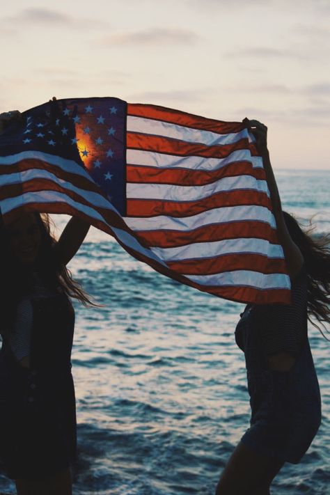 Photos Originales, Old Glory, American Pride, How To Pose, Beach Bum, Tan Lines, Endless Summer, Look At You, Summer Of Love