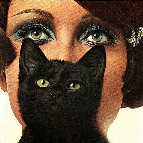 Art Amour, Piskel Art, A Black Cat, Eyes Closed, Arte Inspo, Foto Vintage, Arte Horror, Pics Art, Photography Inspo