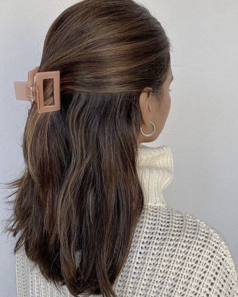 Hairstyles For All Hair Types, Hair Color Ideas Underneath, Hair Color Underneath, Brown Hair Inspo, Vlasové Trendy, Clip Hairstyles, Yoga Photography, Hair Inspiration Color, Hair Inspo Color