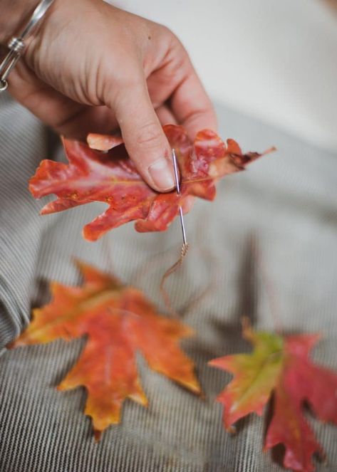 Fall Garland Diy, Diy Leaf Garland, Diy Fall Garland, Autumn Tea Party, Boho Fall Decor, Fall Garlands, Fall Crafts For Adults, Fall Leaf Decor, Autumn Leaves Craft