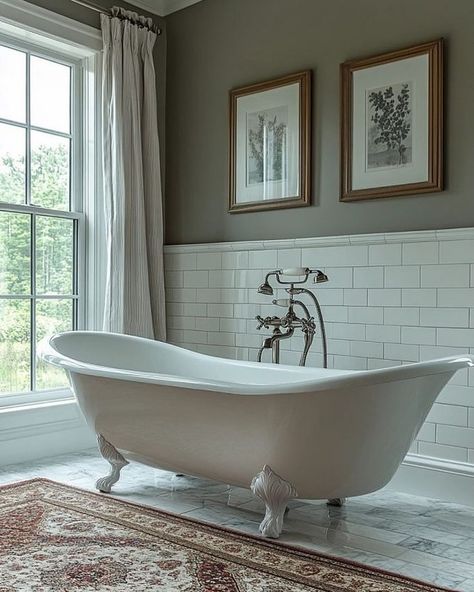 Simplicity at its best 💜 Creating a bathroom that feels both classic and contemporary without sacrificing style or comfort 💜 This master bath preserves the charm and detail of historical designs while incorporating contemporary elements for performance and style. Features a classic freestanding bathtub and heritage tiles 💜The blend of old and new creates a timeless elegance..FIND OUT MORE Bathroom Ideas Old Style, Small Victorian Bathroom, Modern Victorian Bathroom, Art Nouveau Bathroom, Master Bath Ideas, Edwardian Bathroom, Modern Master Bath, Contemporary Victorian, Heritage Bathroom