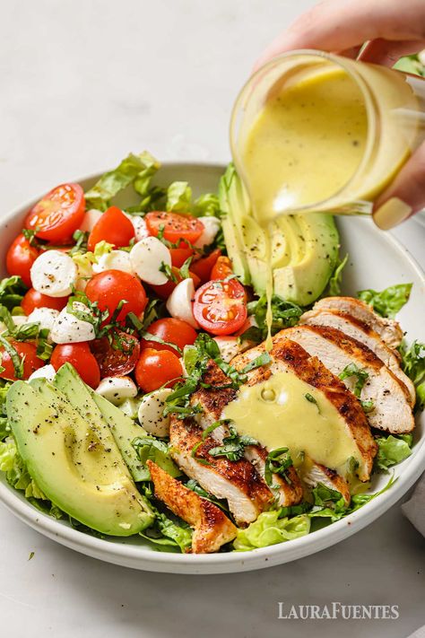 Chicken Caprese Salad with Avocado | Laura Fuentes Office Meal Prep, Chicken Caprese Salad, Homemade Balsamic Dressing, Office Meals, Power Bowl Recipe, Homemade Balsamic Vinaigrette, Chicken Caprese, Chicken Fresh, Salad With Avocado