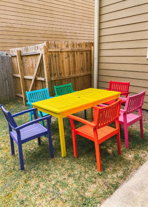 Rainbow patio set, rainbow outdoor wooden furniture, rainbow patio furniture Painting Outdoor Wood Furniture, Painted Picnic Tables, Painting Patio Furniture, Outdoor Wood Table, Painted Garden Furniture, Colorful Outdoor Furniture, Painted Outdoor Furniture, Patio Furniture Makeover, Wooden Garden Table