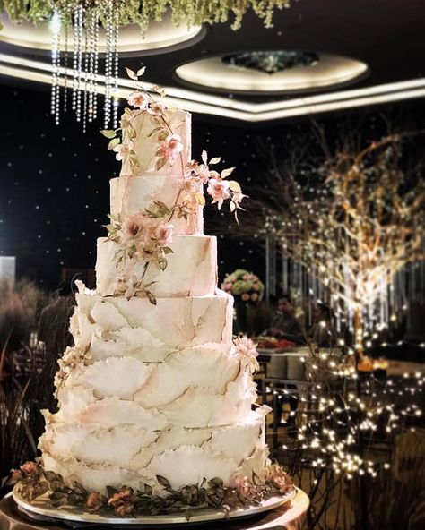 Wedding Cake 2022, 6 Tier Wedding Cakes, Cake 2022, Fancy Wedding Cakes, Extravagant Wedding Cakes, Wedding Cake Trends, Big Wedding Cakes, Small Wedding Cakes, Dream Wedding Decorations