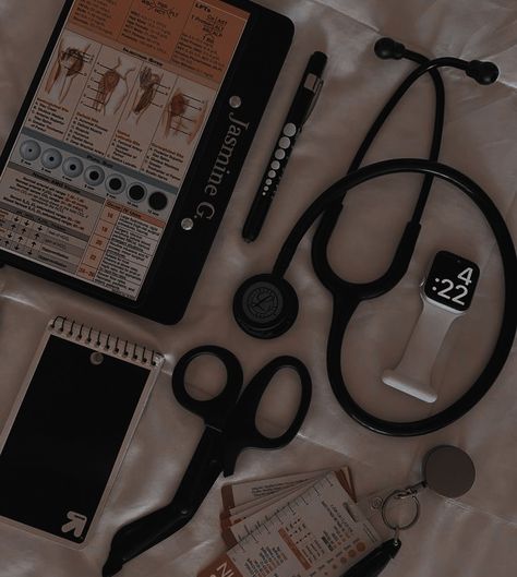 Healthcare Career Aesthetic, Healthcare Student Aesthetic, L&d Nurse Aesthetic, Bsn Aesthetic, Nurse Esthetician, Registered Nurse Aesthetic, Ipad Pictures, Aesthetic Nursing, Patient Care Tech