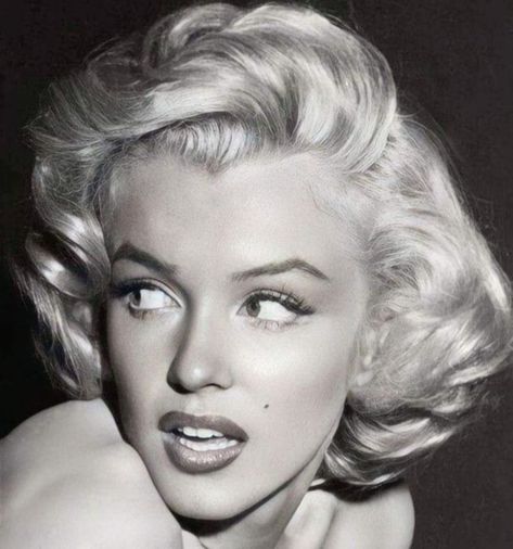 Marilyn Monroe Reference Photo, Marlin Maroe, Marylin Monroe Hair, Marilyn Monroe Aesthetic Vintage, Marilyn Monroe Photoshoot, Marilyn Monroe Aesthetic, Unknown Picture Profile, Smile Hd, Merlin Monro