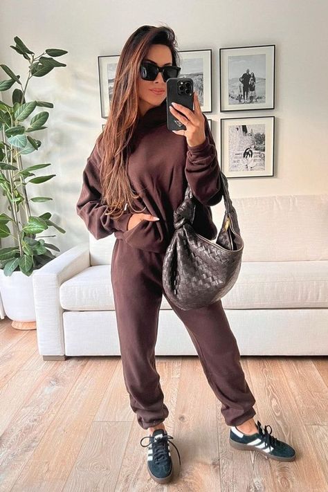 Chocolate brown is the color of the season and I can't get enough! This brown sweatsuit is the perfect travel day outfit or cozy Thanksgiving morning loungewear. Bring on the comfort and tap to shop! Casual Fall Winter Outfits, Andee Layne, Work From Home Outfit, Statement Scarf, Casual Outfits For Moms, New Mama, Sweatsuit Set, Stylish Coat, French Terry Hoodie