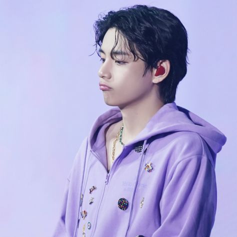 Taehyung Purple Icon, Taehyung Purple, Tae Icon, Purple Icon, Wearing Purple, Taehyung Funny, Drama Queens, Purple Wallpaper, Purple Aesthetic