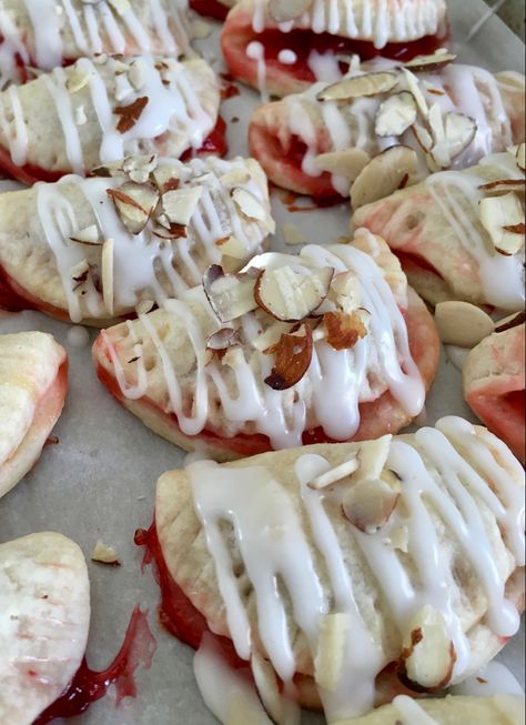 Cream cheese dough cookies filled with cherry filling and almond drizzle! Cherry Almond Pastry, Cream Cheese Crescent Cookies, Cherry Filled Cookies, Crescent Moon Cookies, Cherry Almond Cookies, Cream Cheese Dough, Cheese Dough, Almond Crescent Cookies, Cream Cheese Pastry