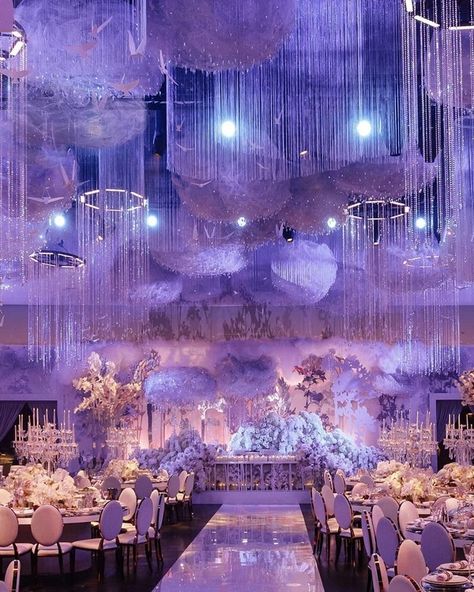 Winter Wonderland Wedding Theme, Wonderland Wedding Theme, Debut Ideas, Majlis Perkahwinan, Wedding Setup, Dream Wedding Reception, Indoor Wedding Ceremonies, Extravagant Wedding, Luxury Wedding Decor