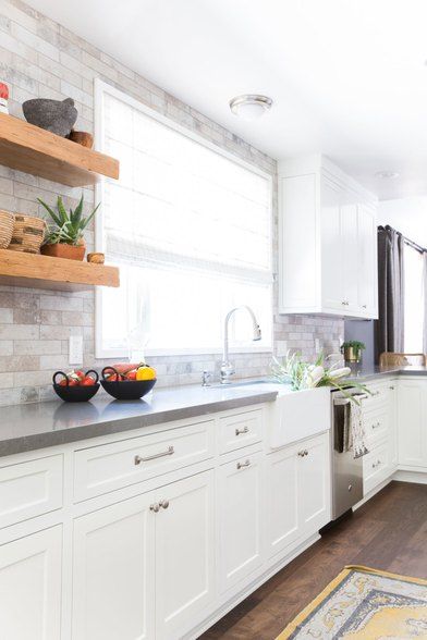 Kitchen With Gray Countertops, Gray Countertops, Backsplash For White Cabinets, Kitchen Decor Grey, Trendy Kitchen Tile, Trendy Kitchen Backsplash, Trendy Kitchen Colors, Farmhouse White, Grey Countertops