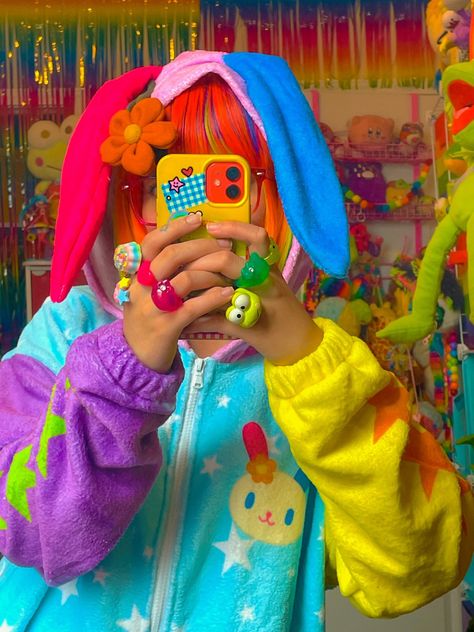 Casual Decora Fashion, Madeleine Aesthetic, Kid Core Aesthetic Outfit, Clown Husbandry, Clowncore Fashion, Decora Kei Fashion, Decora Outfits, Clowncore Outfit, Decora Aesthetic