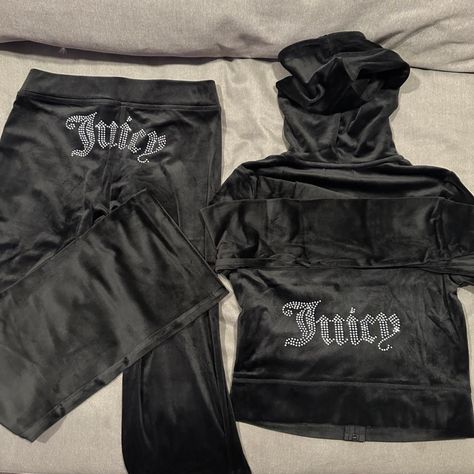 Brand New Juicy Tracksuit 100% Authentic In Multiple Sizes. Retail $220 I’m Selling These As A Set. I Also Have Different Colors And Sizes Please Lmk If You’re Interested. These Are Perfect For Back To School & The Fall !(: Juicy Couture Clothes, Juicy Tracksuit, Track Suits Women, Embellished Hoodie, Pink Outfits Victoria Secret, Juicy Couture Tracksuit, Black Tracksuit, Velour Tracksuit, Juicy Couture Pants