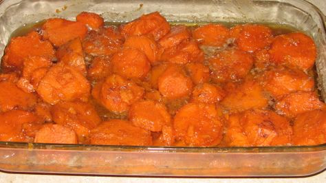 This is an EASY recipe that my grandmother used to make.  This is one of my favorites of hers.  I dont like sweet potatoes, but I love these.  I got the recipe from a friend of hers (she has passed) and decided to share.  Its delicious and a sweet treat. Sweet Potato Yams, Thanksgiving Sweet Potato, Sweet Potato Thanksgiving, Boiling Sweet Potatoes, Yam Or Sweet Potato, Yams Recipe, Candy Yams, Karo Syrup, Sweet Potato Slices