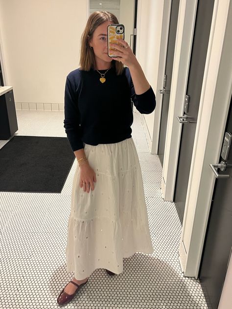 Fal Vicenza Eyelet Midi Skirt curated on LTK White Skirt Work Outfit, White Midi Skirt Outfit, Plus Size Business Attire, White Eyelet Skirt, Skirt Outfit Fall, White Skirt Outfits, Outfits Primavera, Skirt Outfits Fall, White Midi Skirt