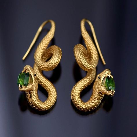 Golden Fashion, Earrings Golden, Unusual Earrings, Earrings Trendy, Snake Jewelry, Versatile Jewelry, Snake Earrings, Custom Earrings, Dream Jewelry