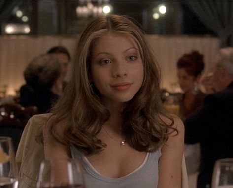 2000s Hairstyles, Georgina Sparks, 2000s Girl, Oki Doki, Michelle Trachtenberg, Model Aesthetic, Sarah Michelle Gellar, Bad Hair, Gilmore Girls