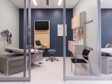 Modular healthcare components from the Compass System provide storage and support technology in an exam room. Exam Room Design, Healthcare Interior Design, Adaptive Design, Medical Office Design, Cabinet Medical, Hospital Interior, Clinic Interior Design, Hospital Room, Hospital Interior Design