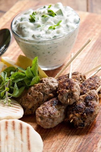 Yummy Recipes: Lamb Kofta with Tzatziki dip recipe Lamb Kofta, Tzatziki Recipes, Tandoori Masala, Lamb Dishes, God Mad, Lebanese Recipes, Idee Pasto Sano, Lamb Recipes, Kebabs