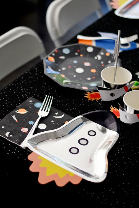 Three 2 1 Blast Off Party, Spaceship Birthday Party Ideas, Rocket Ship Birthday Party, Space Themed Birthday Party, Space Themed Birthday, Galaxy Birthday, Space Party Decorations, Astronaut Party, Plates And Cups