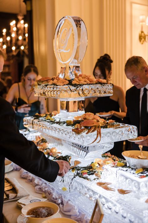 Photo of a cocktail hour at wedding featuring sea food. Winter Wedding Ice Sculpture, Wedding Food Luxury, Ice Sculptures Wedding, Wedding Cocktail Hour Decor, Wedding Ice Sculpture, Ice Sculpture Wedding, Palm Royale, Cocktail Hour Food, Cocktail Hour Decor