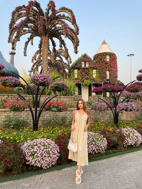 #dubai#miraclegarden#outfit#summer#dubailife Miracle Garden Dubai Outfit, Miracle Garden Dubai, Dubai Outfits Ideas, Garden Outfit, Dubai Outfit, Dubai Outfits, Miracle Garden, Dubai Vacation, Gardening Outfit