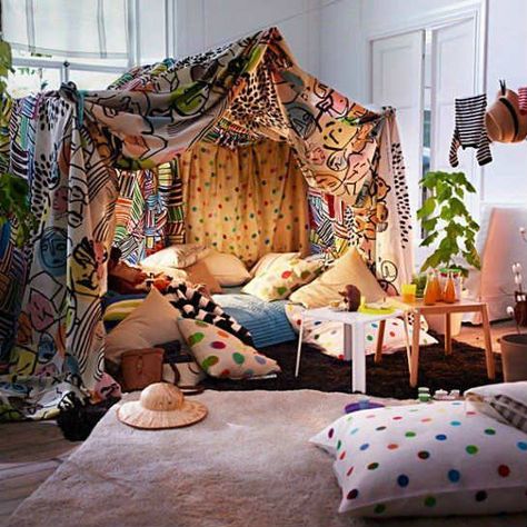 10 Sleepover set ups | A selection of awesome sleepover set ups that will help make your child’s next sleepover fun and memorable… | Tinyme Blog Blanket Forts, Sleepover Essentials, Bohemian Style Home, Indoor Tents, Blanket Fort, Reading Nooks, Dekorasi Kamar Tidur, Sleepover Ideas, Pillow Fort