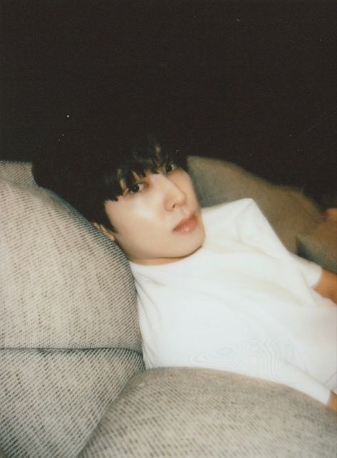 Jeon Wonwoo Polaroid, Seventeen Wonwoo Polaroid, Wonwoo Polaroid Wallpaper, Wonwoo Bf Material, Wonwoo Polaroid, Mingyu Polaroid, Seventeen Wonwoo Boyfriend Material, Jeon Wonwoo Boyfriend Material, Wonwoo Svt Boyfriend Material