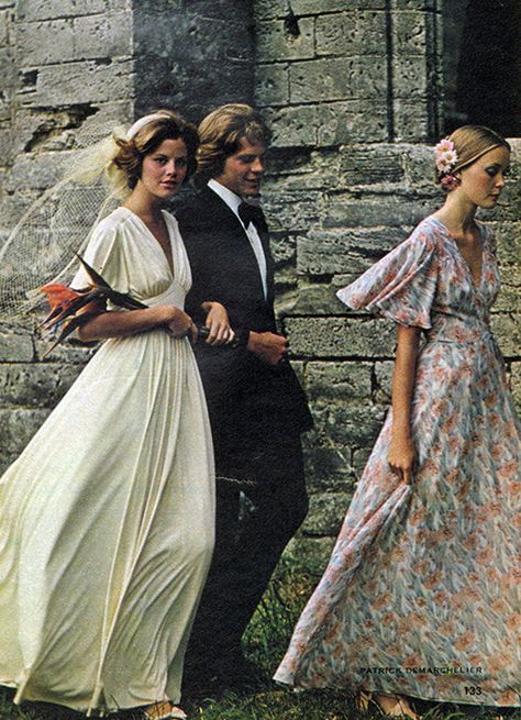 1974 Fashion, 70s Wedding Dress, 1970s Wedding, Seventeen Magazine, Vintage Bride, Moda Vintage, Vintage Bridal, Mode Inspo, Dream Wedding Dresses