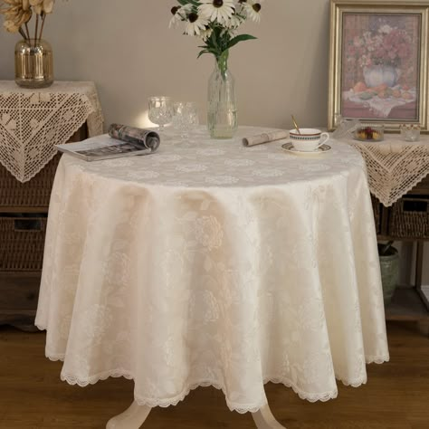 Lace Wedding Table Decor, Lace Tablecloth Wedding, Table Cloth For Wedding, Tuscan Table, Blue Tablecloth, Damask Tablecloth, Wedding Tablecloths, Damask Fabric, Fabric Table