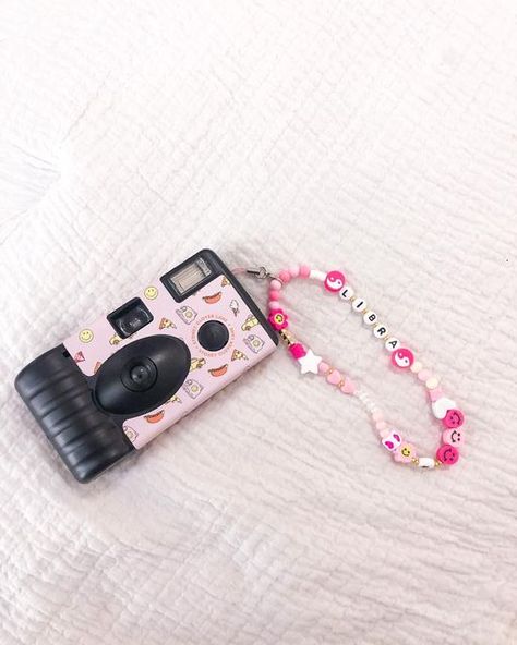 Cute Disposable Camera, Decorated Disposable Camera, Disposable Camera Gift, Camera Gift Ideas, Reusable Camera, Diy Camera Strap, Summer Camera, Disposable Film Camera, Spring Break Essentials