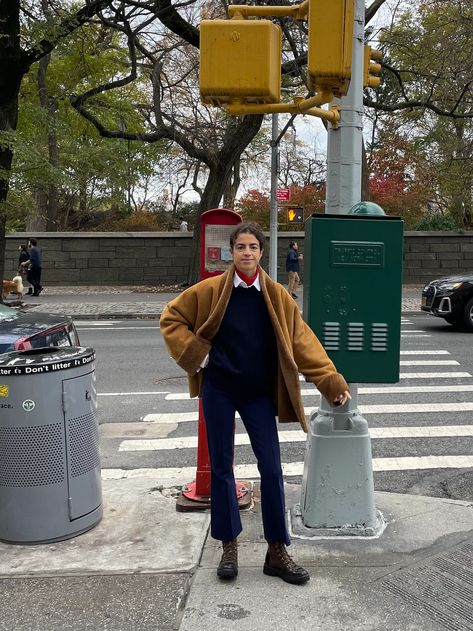 90s Chola Fashion, Midsize Fashion Winter, Leandra Medine Style, Midsize Outfits, Leandra Medine, Midsize Fashion, Red Turtleneck, Uni Outfits, Velvet Shirt